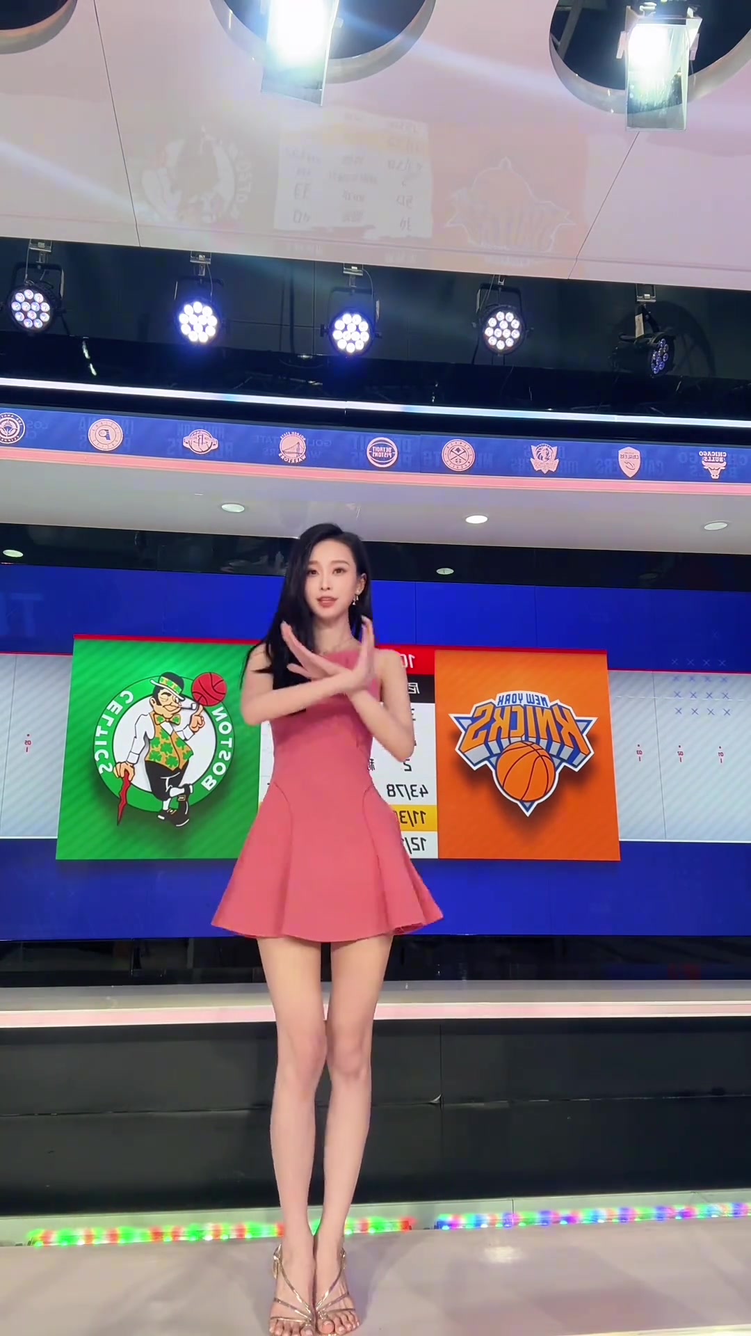  女主播辰辰揭幕戰(zhàn)后熱舞，這腿誰不喜歡？