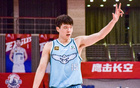  楊瀚森強(qiáng)勢(shì)表現(xiàn)，內(nèi)線無(wú)懈可擊，13投12中得29+10+7助3帽！
