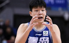  中國約基奇出手少，淪為工具人，劉維偉需改進(jìn)，NBA之路難行。