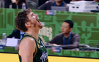  爆冷勝！換帥立竿見影，止三連敗。CBA焦點戰(zhàn)，楊瀚森陷低谷，短板顯露。
