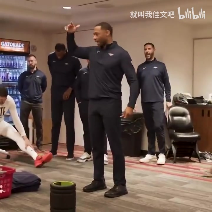  這么看錫安瘦了太多了！此前比賽賽后鵜鶘的更衣室！