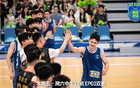  《主場啟戰(zhàn)》3V3對(duì)抗賽，翟曉川領(lǐng)銜CBA前輩隊(duì)挑戰(zhàn)“籃”界。