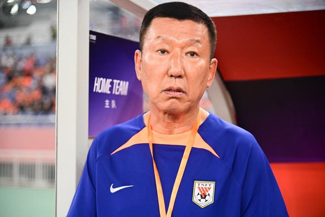  足球報：崔康熙策略失效，關(guān)鍵因缺克雷桑。