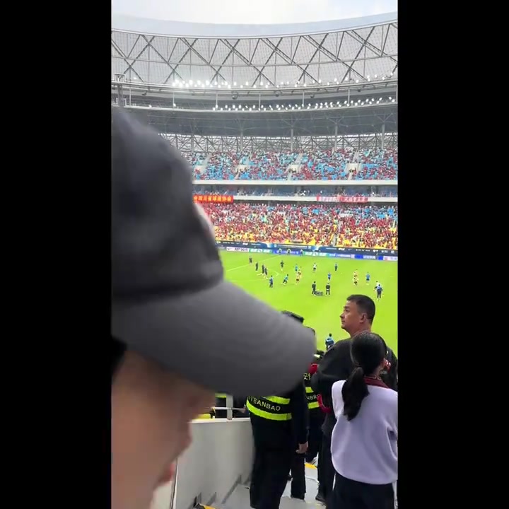  聯(lián)賽剛結(jié)束不久，就開始想念成都魔鬼主場的氣氛了！