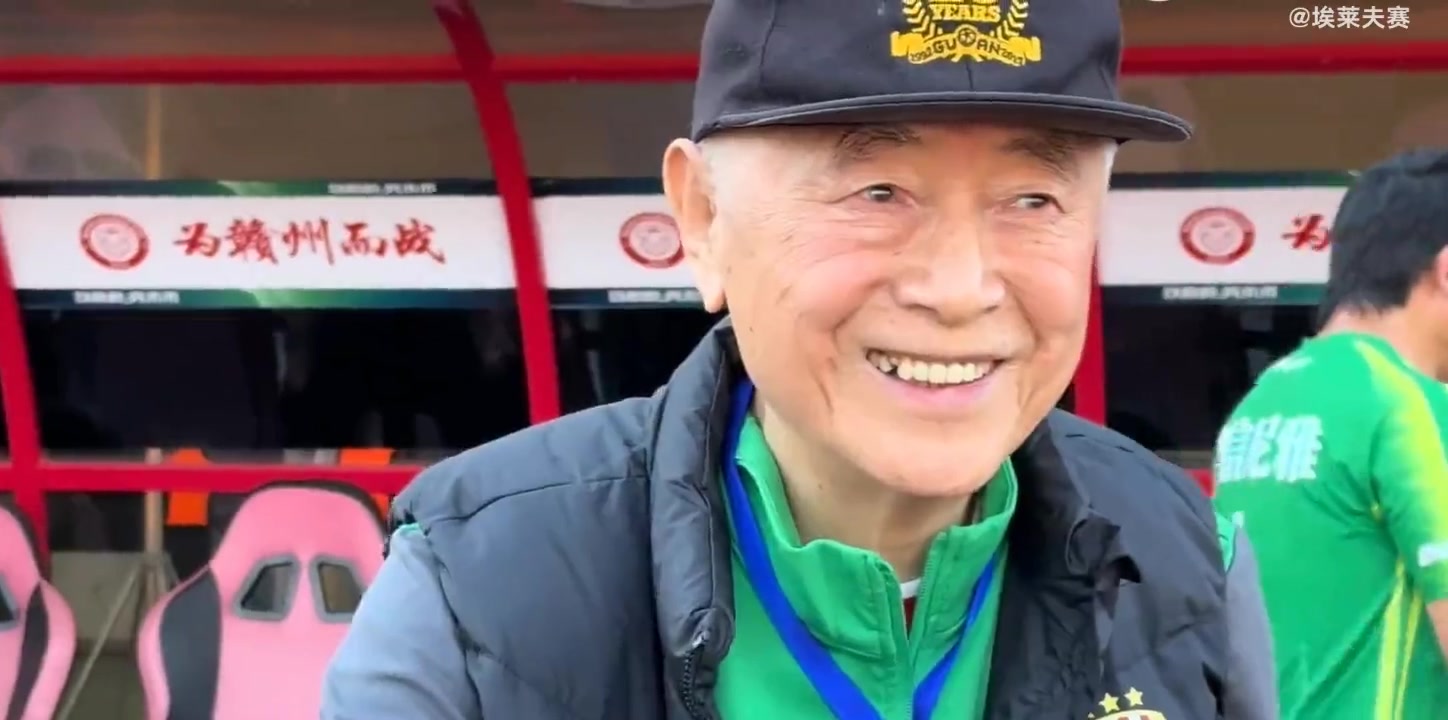  精神矍鑠，老甲A聯(lián)賽上的金志揚指導