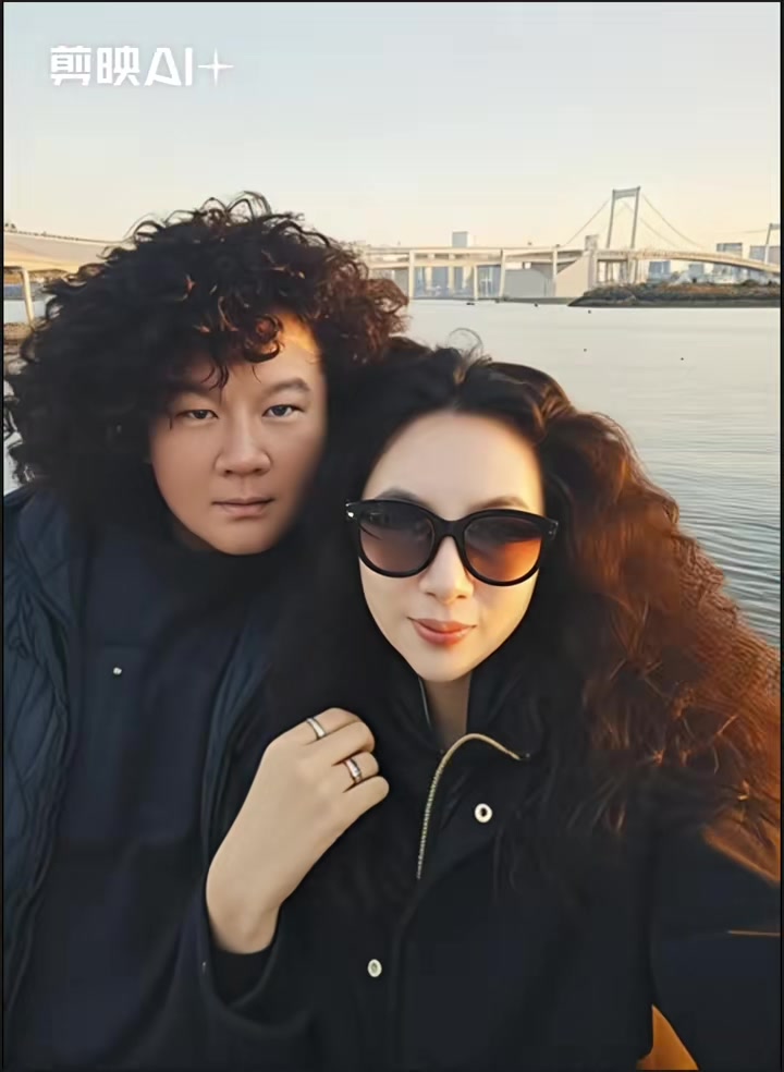  嫂子真會玩！李金羽妻子社媒玩起換發(fā)型特效：心情不好就換個發(fā)型