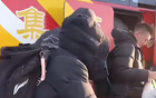  遼籃吉行，張楊受擁，全員壯志，付豪簽名不倦。