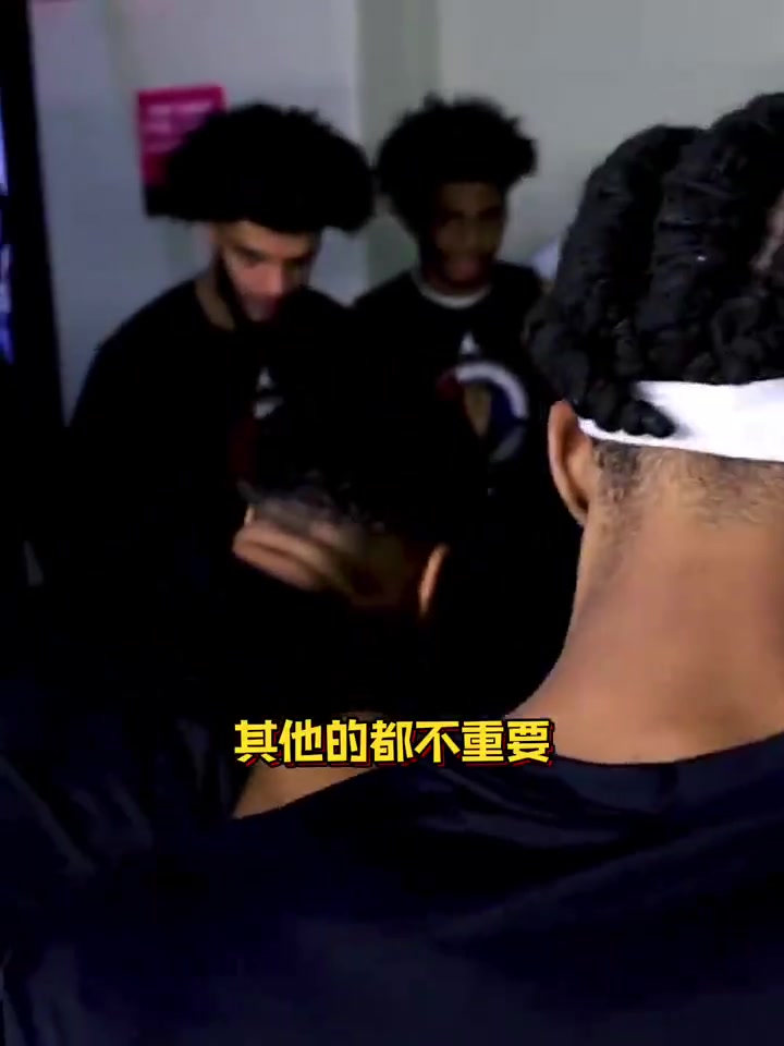  啥叫領(lǐng)袖風(fēng)范？聽字母哥在NBA杯決賽前怎樣激勵隊友的！